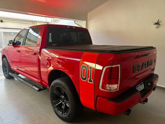 RAM 1500 5.7 V8 GASOLINA LIMITED NIGHT EDITION CD 4X4 AUTOMÁTICO